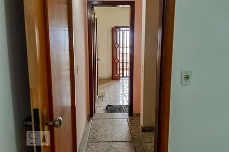 Corredor superior de casa para alugar com 3 quartos, 40m² em Vila Flórida, Guarulhos