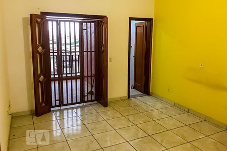 Suíte 1 de casa para alugar com 3 quartos, 40m² em Vila Flórida, Guarulhos