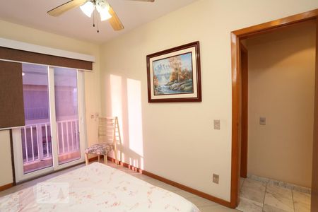 Apartamento à venda com 210m², 3 quartos e 4 vagasSuíte 1