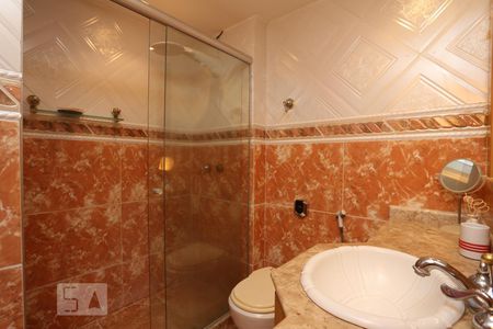 Apartamento à venda com 210m², 3 quartos e 4 vagasBanheiro da Suíte 1