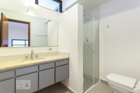 Casa para alugar com 212m², 4 quartos e 2 vagasBanheiro