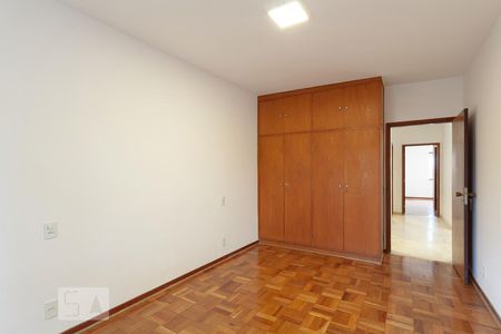 Casa para alugar com 212m², 4 quartos e 2 vagasQuarto 3