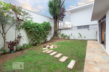 Casa para alugar com 212m², 4 quartos e 2 vagasJardim
