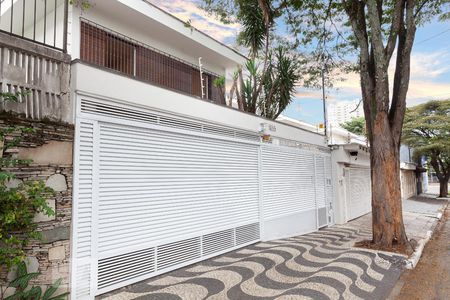 Casa para alugar com 212m², 4 quartos e 2 vagasFachada