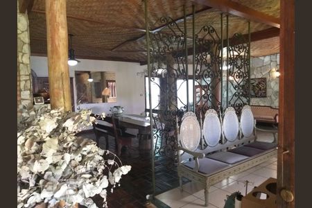 Casa à venda com 900m², 4 quartos e 6 vagas