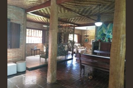 Casa à venda com 900m², 4 quartos e 6 vagas