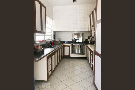 Casa à venda com 400m², 4 quartos e 6 vagasCozinha