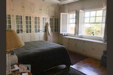 Casa à venda com 400m², 4 quartos e 6 vagasSuíte 2