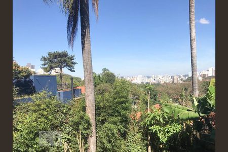 Casa à venda com 400m², 4 quartos e 6 vagasVista