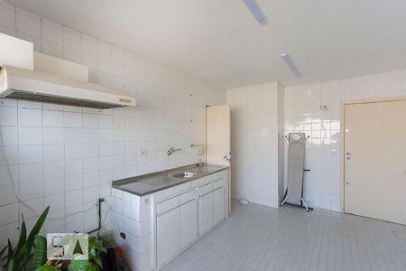 Apartamento à venda com 97m², 2 quartos e 1 vaga Apartamento à venda com 97m², 2 quartos e 1 vagaCozinha