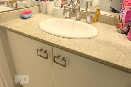 Apartamento para alugar com 204m², 3 quartos e 3 vagas Apartamento para alugar com 204m², 3 quartos e 3 vagasBanheiro Social