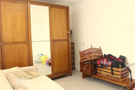 Apartamento para alugar com 204m², 3 quartos e 3 vagas Apartamento para alugar com 204m², 3 quartos e 3 vagasQuarto 2 - 2º piso