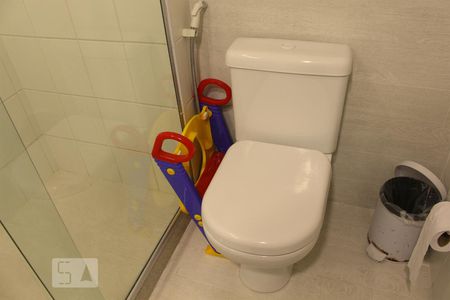 Apartamento para alugar com 204m², 3 quartos e 3 vagas Apartamento para alugar com 204m², 3 quartos e 3 vagasBanheiro Social