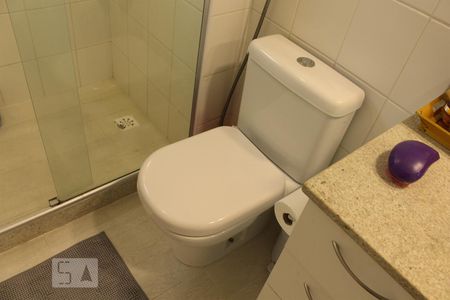 Apartamento para alugar com 204m², 3 quartos e 3 vagas Apartamento para alugar com 204m², 3 quartos e 3 vagasBanheiro da Suíte 1