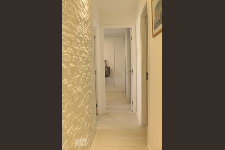 Corredor de apartamento para alugar com 3 quartos, 204m² em Barra da Tijuca, Rio de Janeiro