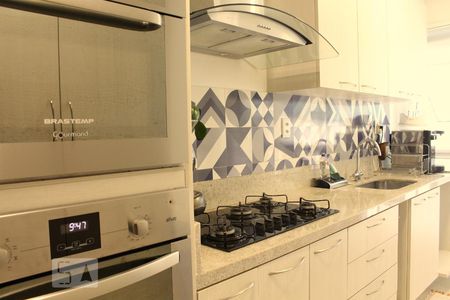 Apartamento para alugar com 204m², 3 quartos e 3 vagas Apartamento para alugar com 204m², 3 quartos e 3 vagasCozinha
