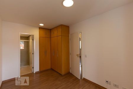 Suíte de apartamento para alugar com 3 quartos, 100m² em Vila Sônia, São Paulo