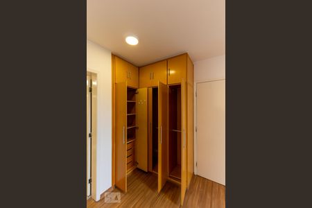 Suíte de apartamento para alugar com 3 quartos, 100m² em Vila Sônia, São Paulo