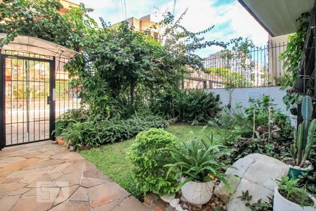 Hall de Entrada do Predio de apartamento para alugar com 1 quarto, 38m² em Rio Branco, Porto Alegre