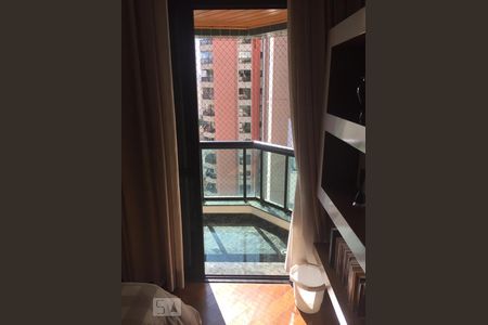 Apartamento à venda com 228m², 3 quartos e 4 vagas Apartamento à venda com 228m², 3 quartos e 4 vagasSacada