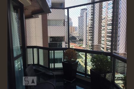 Apartamento à venda com 228m², 3 quartos e 4 vagas Apartamento à venda com 228m², 3 quartos e 4 vagasVaranda