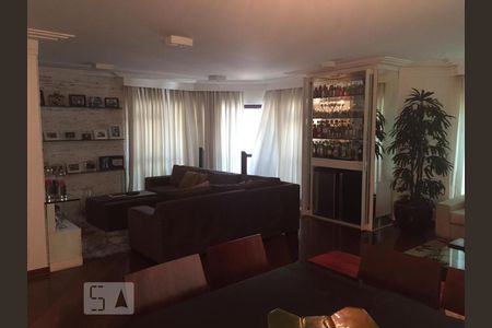 Apartamento à venda com 228m², 3 quartos e 4 vagas Apartamento à venda com 228m², 3 quartos e 4 vagasDetalhe da Sala