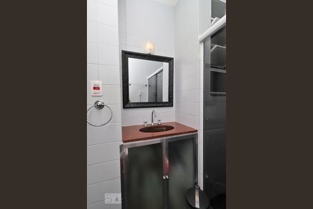 Banheiro. de apartamento para alugar com 1 quarto, 45m² em Copacabana, Rio de Janeiro