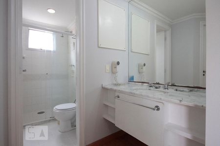 Banheiro de apartamento para alugar com 2 quartos, 51m² em Consolação, São Paulo