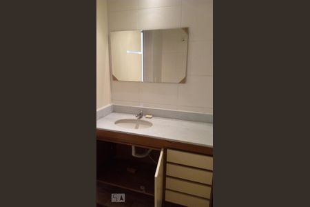 Banheiro de apartamento para alugar com 1 quarto, 50m² em Vila Mariana, São Paulo