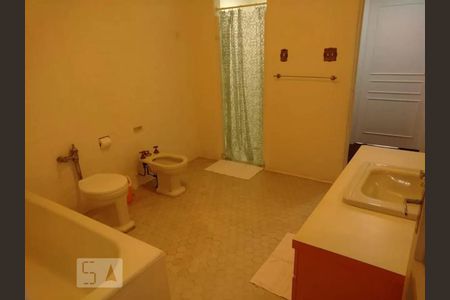 Apartamento à venda com 400m², 4 quartos e 1 vaga Apartamento à venda com 400m², 4 quartos e 1 vagaBanheiro