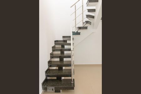 Apartamento para alugar com 130m², 2 quartos e 2 vagasEscada