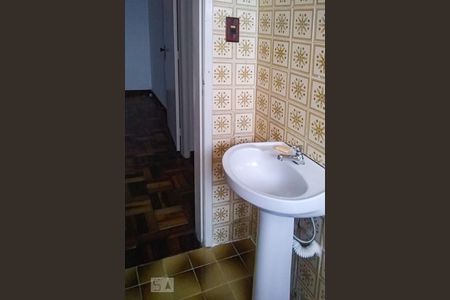 Banheiro  de apartamento à venda com 2 quartos, 66m² em Petrópolis, Porto Alegre