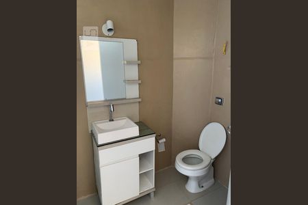 Banheiro de kitnet/studio para alugar com 1 quarto, 30m² em Centro Histórico, Porto Alegre