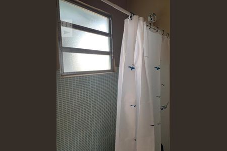 Banheiro de kitnet/studio para alugar com 1 quarto, 30m² em Centro Histórico, Porto Alegre