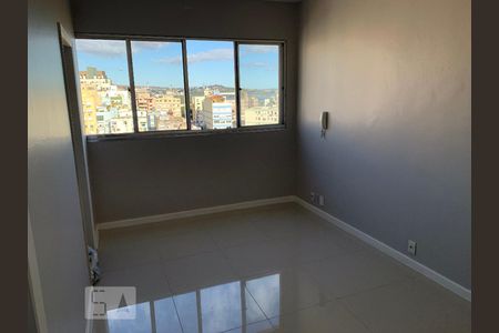 Sala/Quarto de kitnet/studio para alugar com 1 quarto, 30m² em Centro Histórico, Porto Alegre