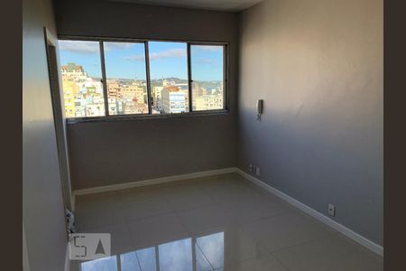 Sala/Quarto de kitnet/studio para alugar com 1 quarto, 30m² em Centro Histórico, Porto Alegre