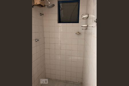 Banheiro de apartamento para alugar com 2 quartos, 43m² em Jacarepaguá, Rio de Janeiro