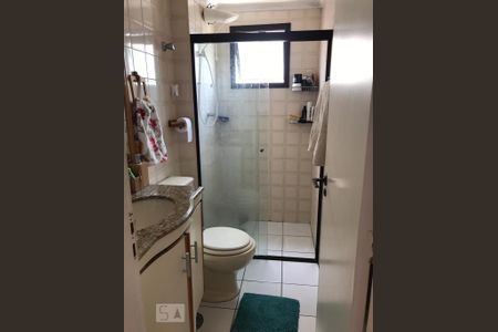 Banheiro de apartamento para alugar com 2 quartos, 54m² em Vila Mangalot, São Paulo