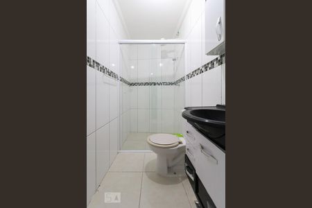 Banheiro de kitnet/studio para alugar com 1 quarto, 23m² em Vila São Luís(zona Oeste), São Paulo