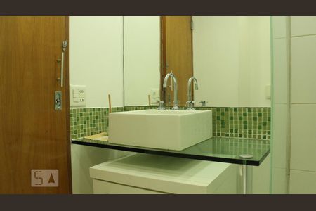 Banheiro Social de apartamento para alugar com 2 quartos, 86m² em Barra da Tijuca, Rio de Janeiro