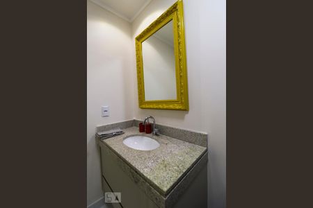 Banheiro de kitnet/studio para alugar com 1 quarto, 55m² em Setor Bueno, Goiânia