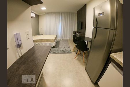 Cozinha de kitnet/studio para alugar com 1 quarto, 28m² em Santa Efigênia, São Paulo