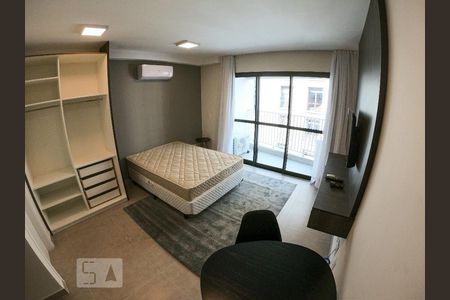 Quarto de kitnet/studio para alugar com 1 quarto, 28m² em Santa Efigênia, São Paulo