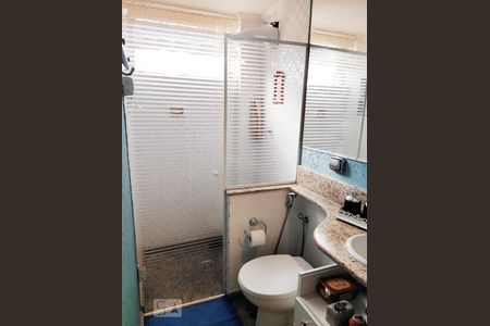 Banheiro de apartamento à venda com 3 quartos, 70m² em Vila Palmeiras, São Paulo