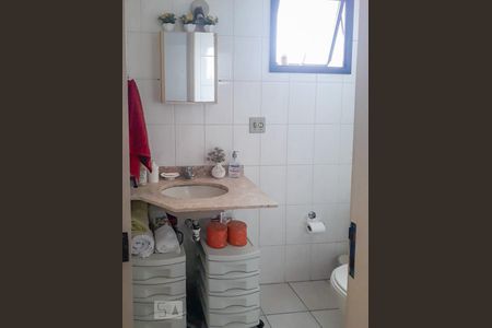 Banheiro  de apartamento à venda com 2 quartos, 58m² em Vila Santana, São Paulo