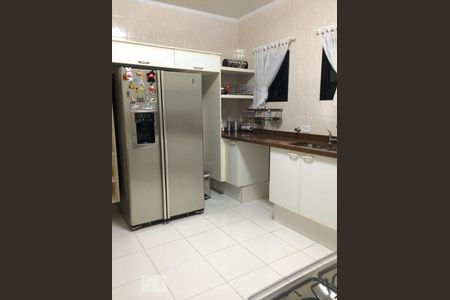 Apartamento à venda com 250m², 4 quartos e 4 vagasCozinha