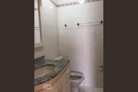 Apartamento para alugar com 68m², 2 quartos e 1 vaga Apartamento para alugar com 68m², 2 quartos e 1 vagaBanheiro do Quarto 1