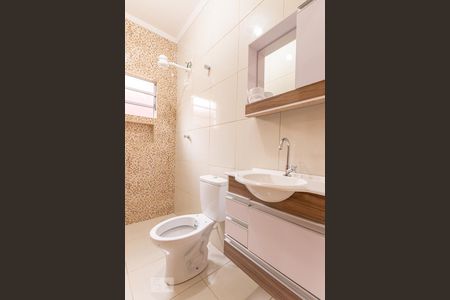 Casa para alugar com 120m², 2 quartos e 1 vagaBanheiro 