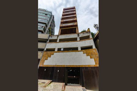 Apartamento para alugar com 99m², 2 quartos e 1 vagaFachada