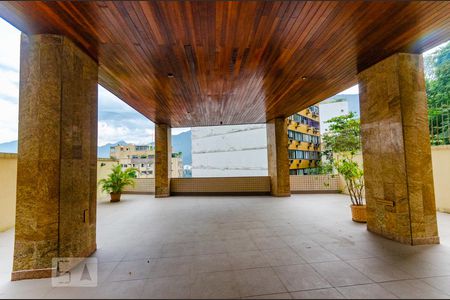 Apartamento para alugar com 99m², 2 quartos e 1 vagaÁrea comum